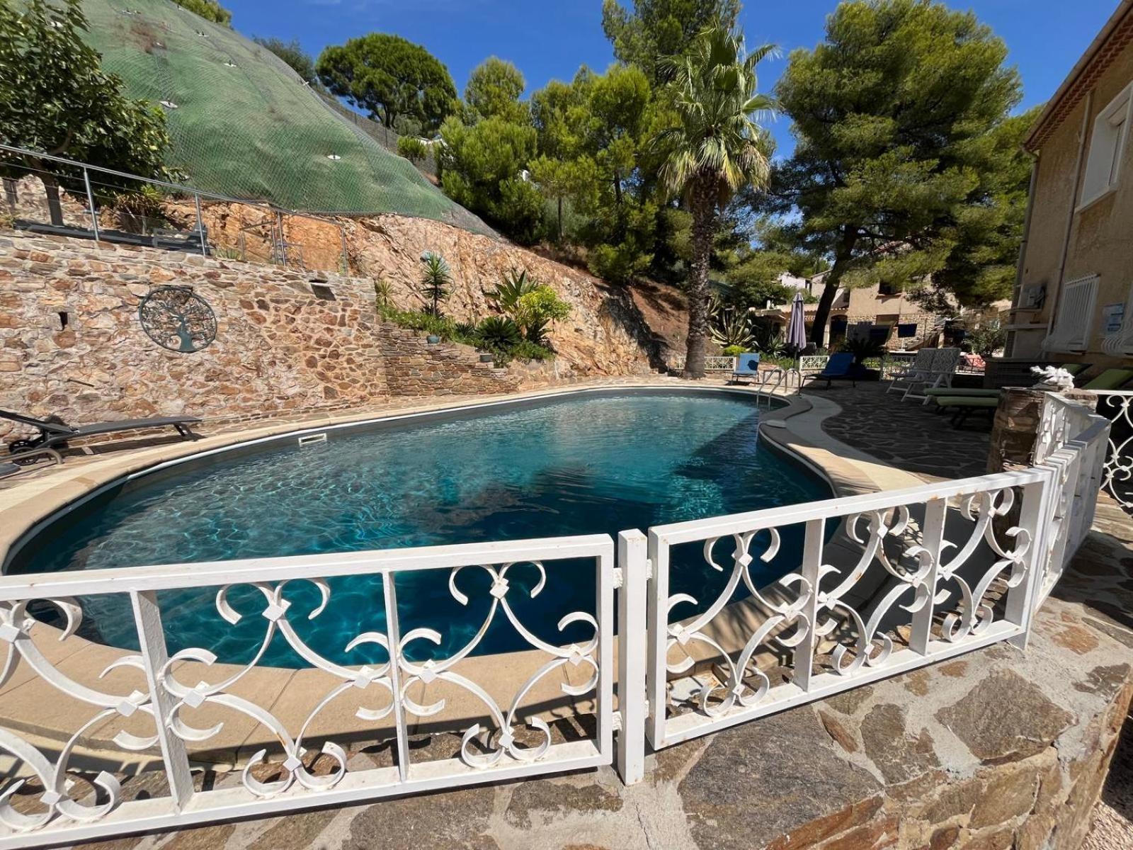 Meuble Tourisme 4*, Les Pieds Dans L'Eau, Villa Las Palmeras La Londe-les-Maures ภายนอก รูปภาพ
